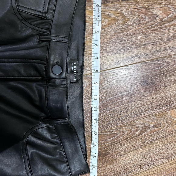 FAUX leather pant size 14 petite black with pocket straight leg - Picture 4 of 7